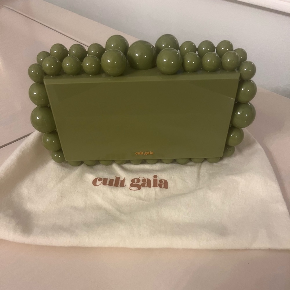 Cult Gaia Clutch